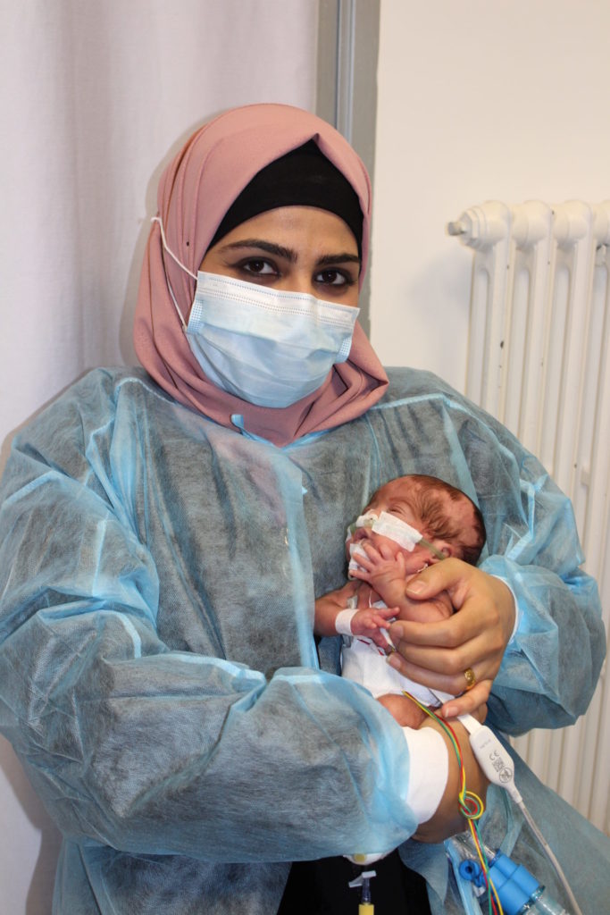 Alla nascita, Mohammed pesava solo 650 grammi– deve la sua sopravvivenza alla determinazione della mamma.